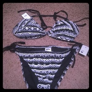 Mossimo triangle bikini top & hipster bikini bottm